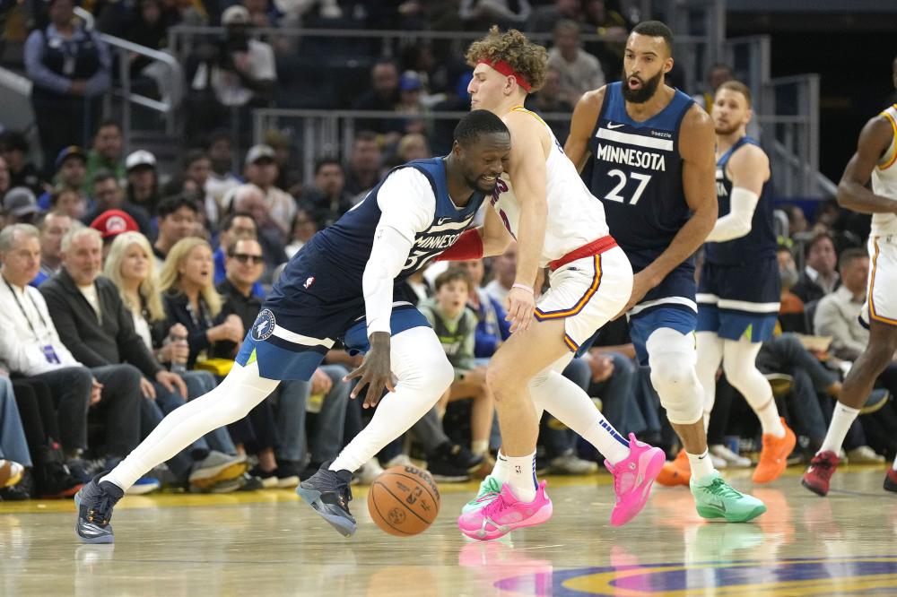 她面临着不 她面临着不